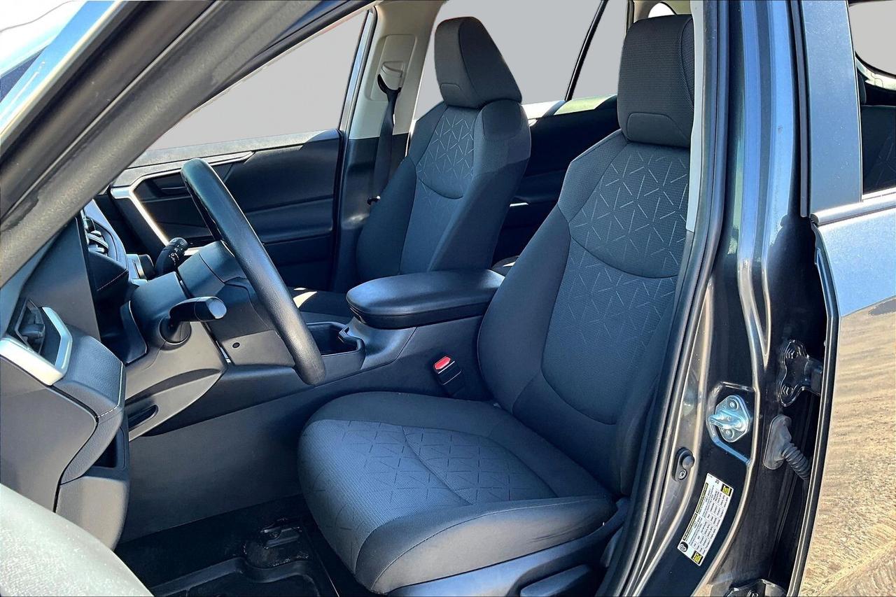 2024 Toyota RAV4 LE Photo