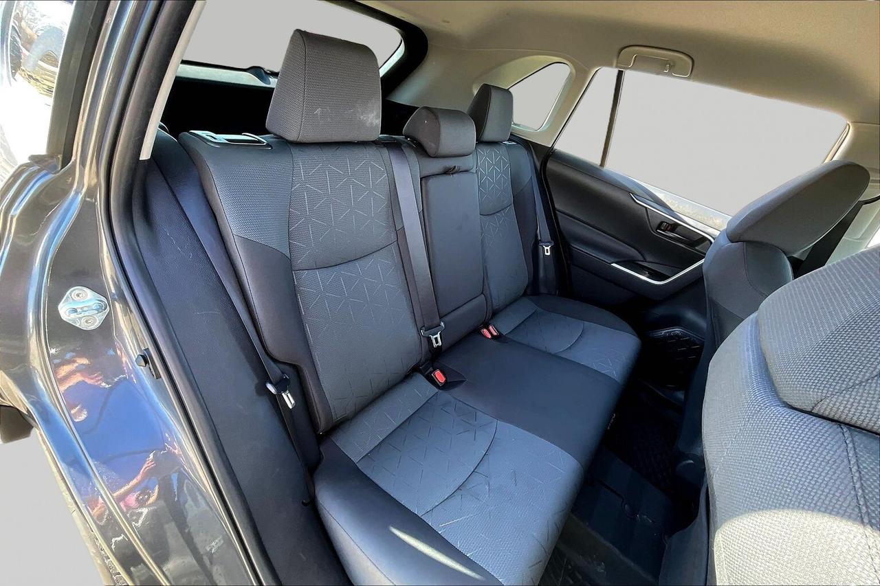 2024 Toyota RAV4 LE Photo