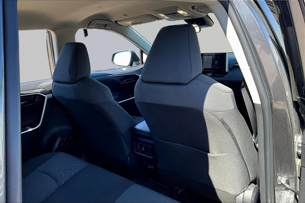2024 Toyota RAV4 LE Photo