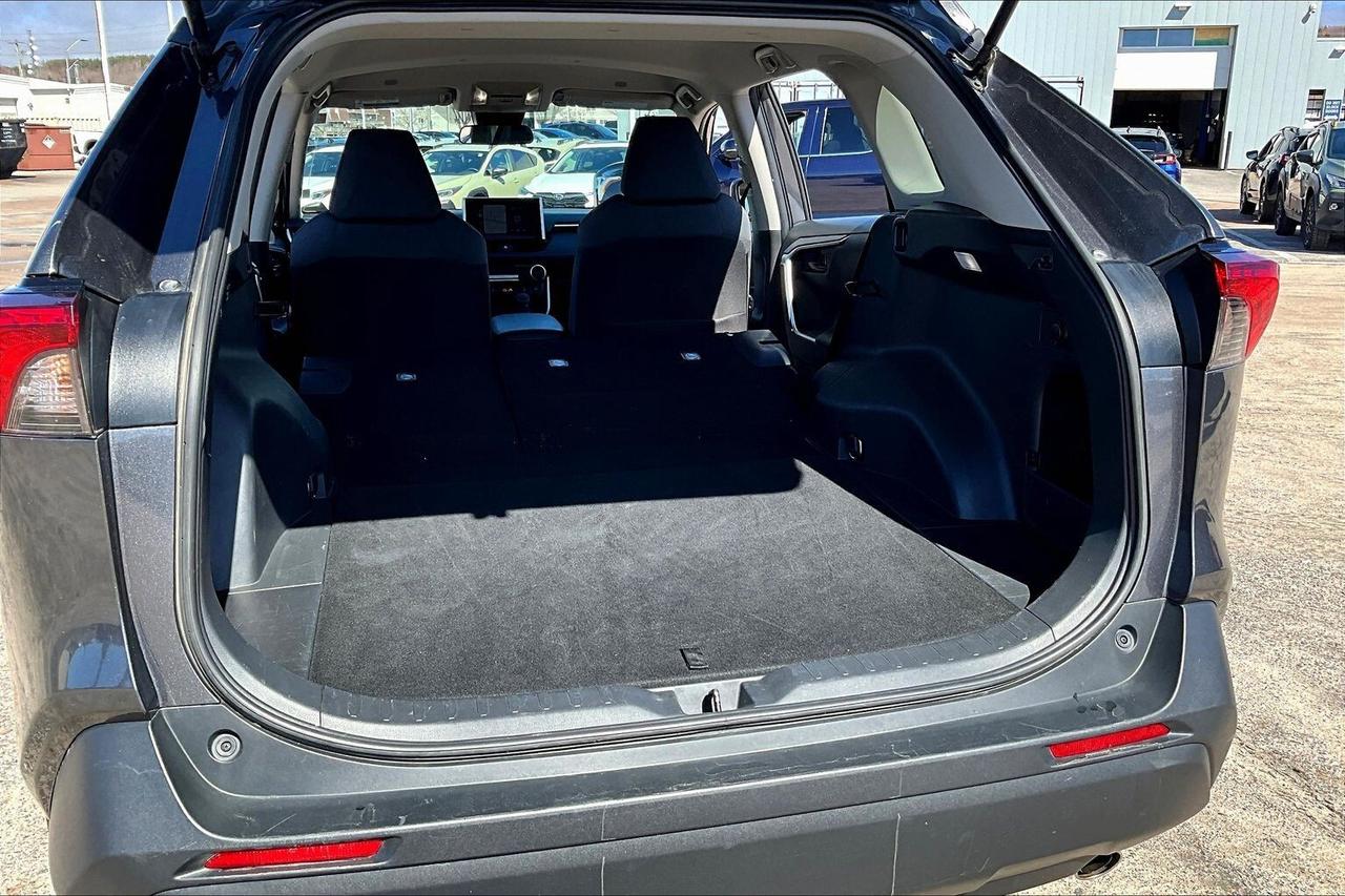 2024 Toyota RAV4 LE Photo