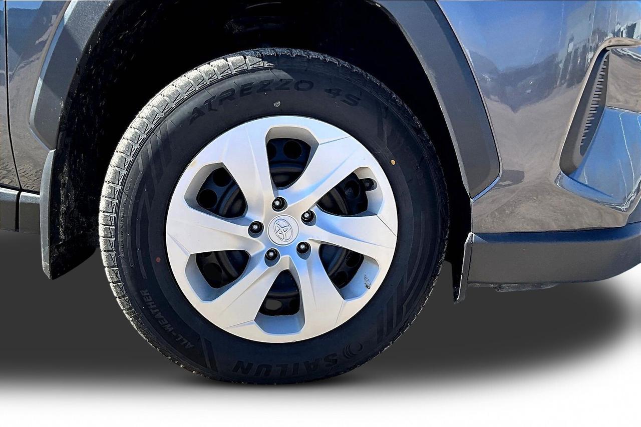 2024 Toyota RAV4 LE Photo