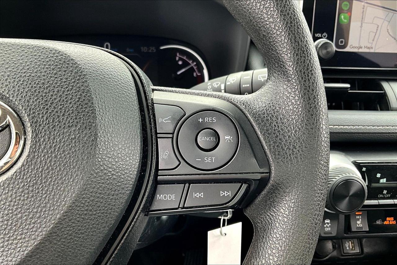 2024 Toyota RAV4 LE Photo