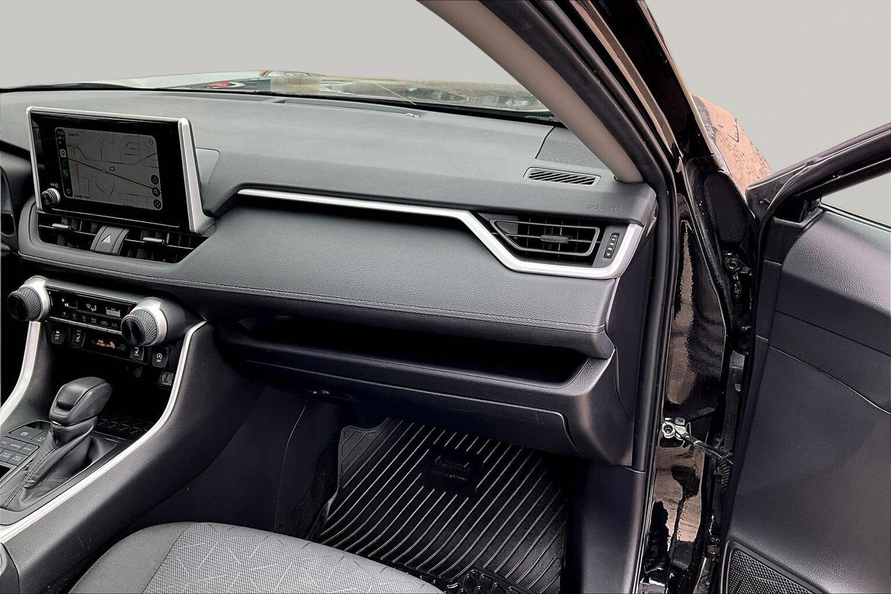 2024 Toyota RAV4 LE Photo