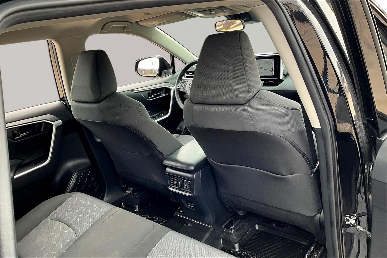 2024 Toyota RAV4 LE Photo