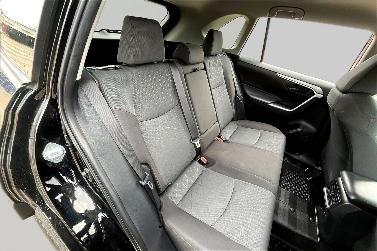 2024 Toyota RAV4 LE Photo