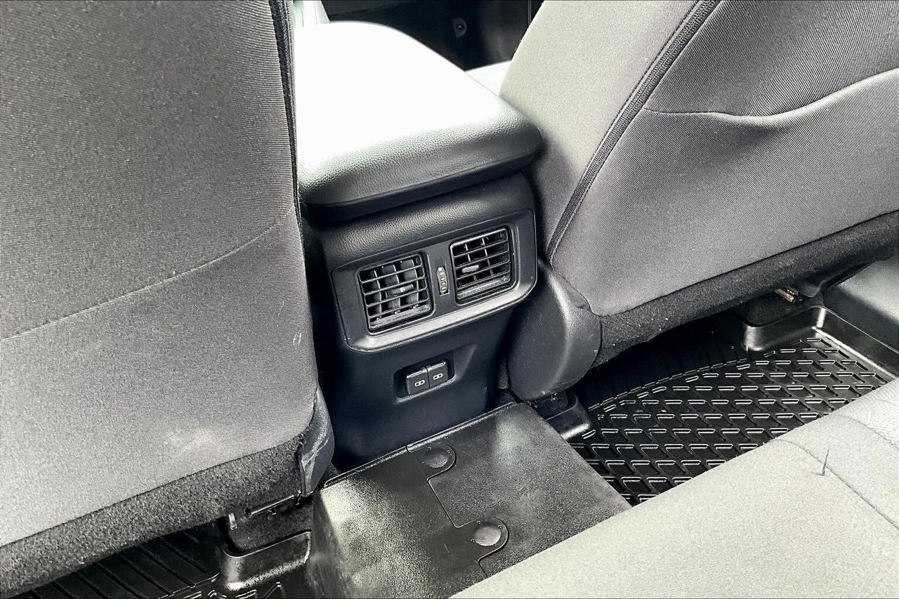 2024 Toyota RAV4 LE Photo
