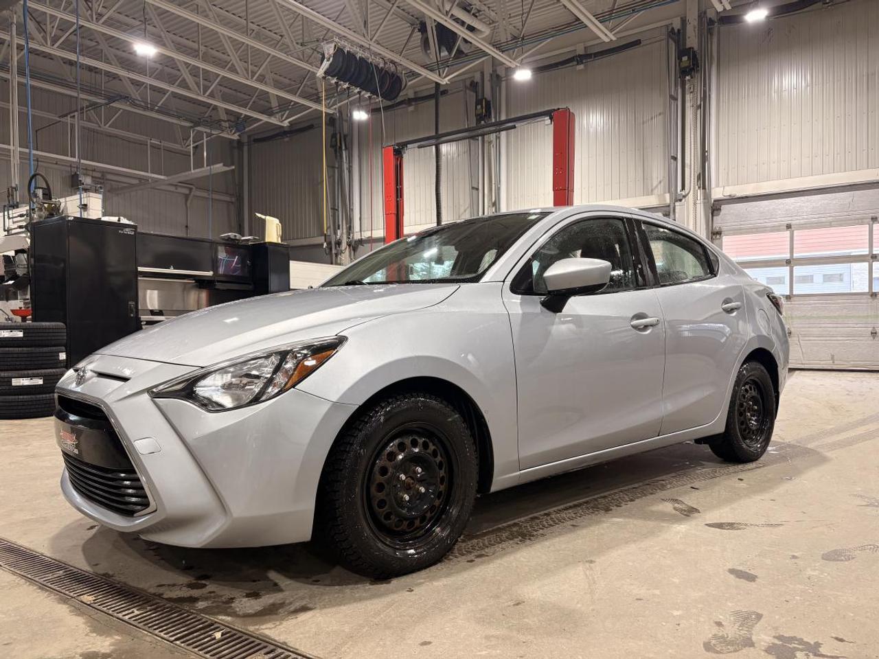 Used 2017 Toyota Yaris MANUELLE * A/C * CRUISE * RADIO * BLUETOOTH * BOUTON-POUSSOIR * for sale in Québec, QC