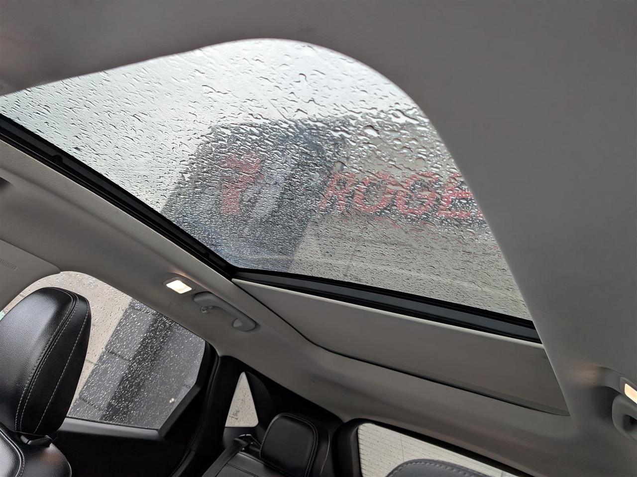 2022 Ford Escape SEL AWD  - NAVI - PANO ROOF - LEATHER - TECH FEATS Photo