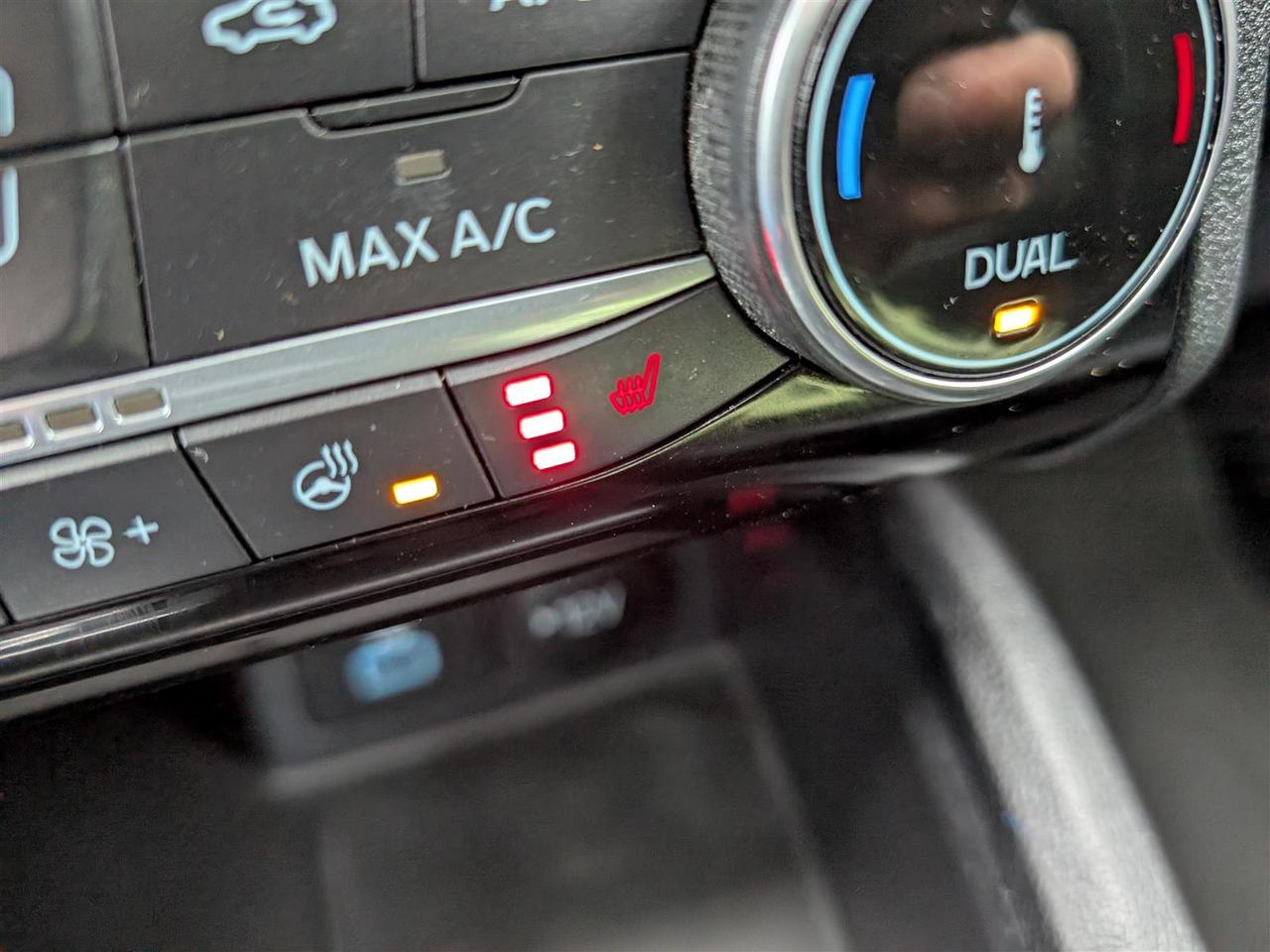 2022 Ford Escape SEL AWD  - NAVI - PANO ROOF - LEATHER - TECH FEATS Photo
