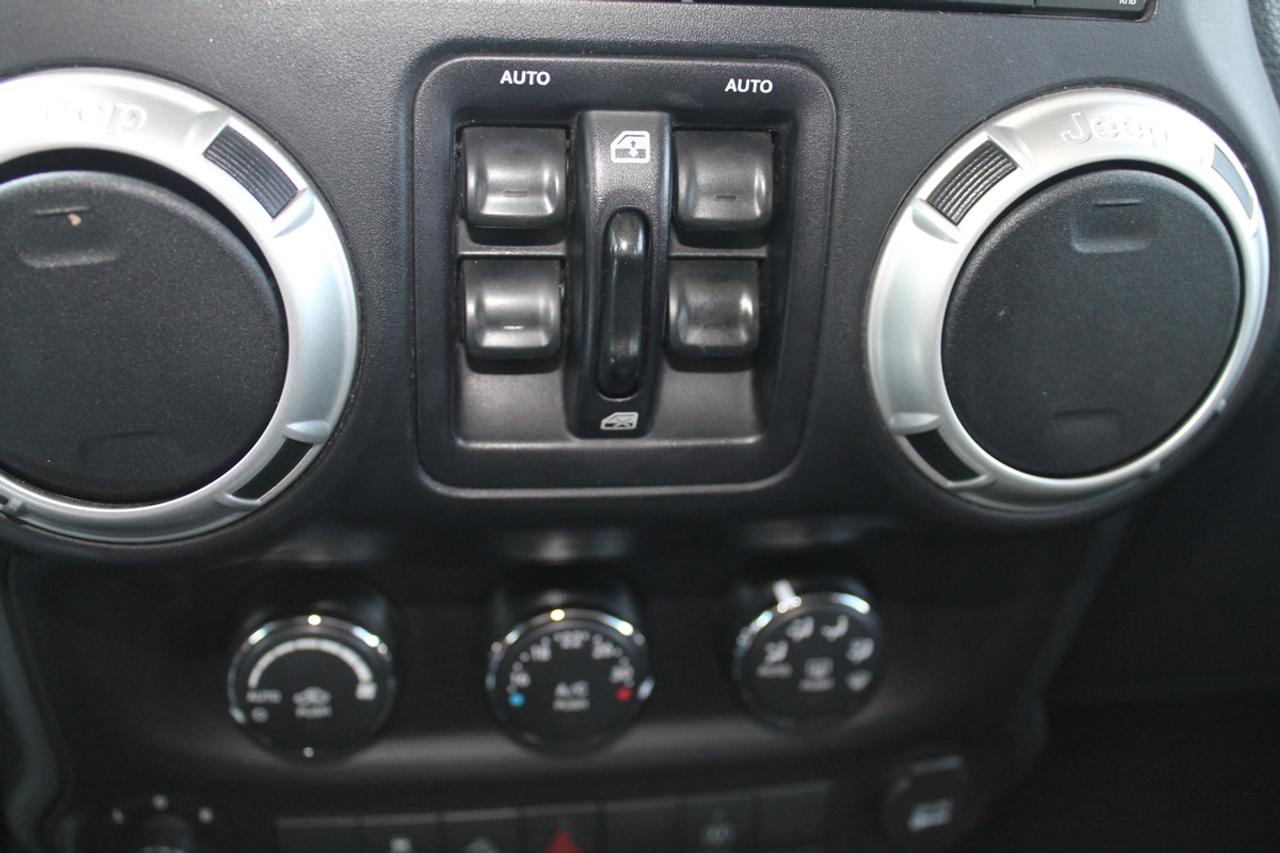 2016 Jeep Wrangler Sahara Unlimited Photo