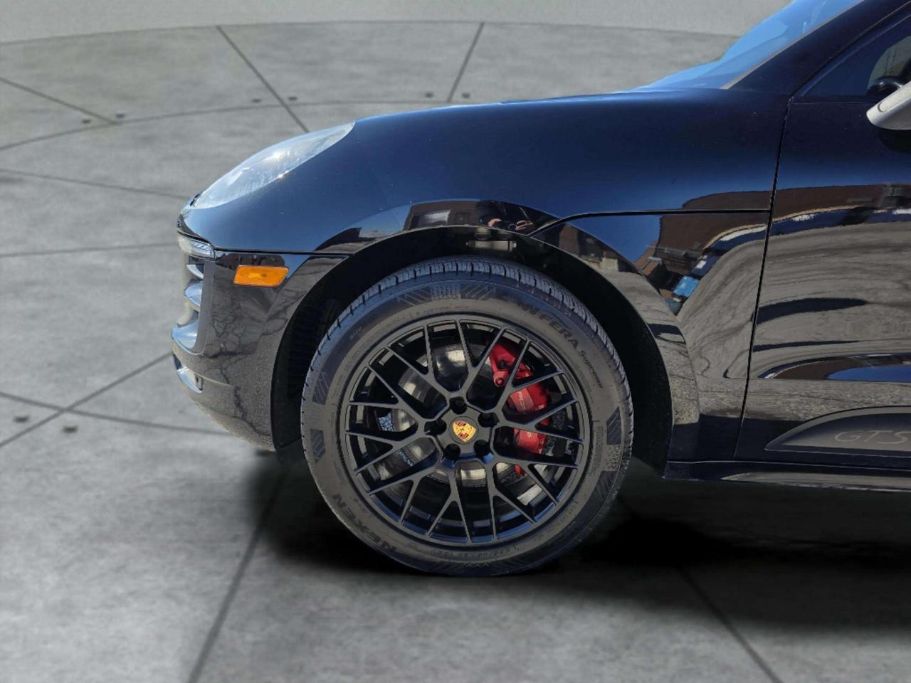 2018 Porsche Macan GTS AWD Photo