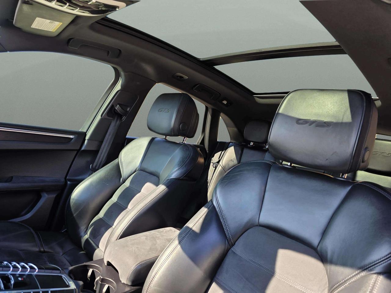 2018 Porsche Macan GTS AWD Photo