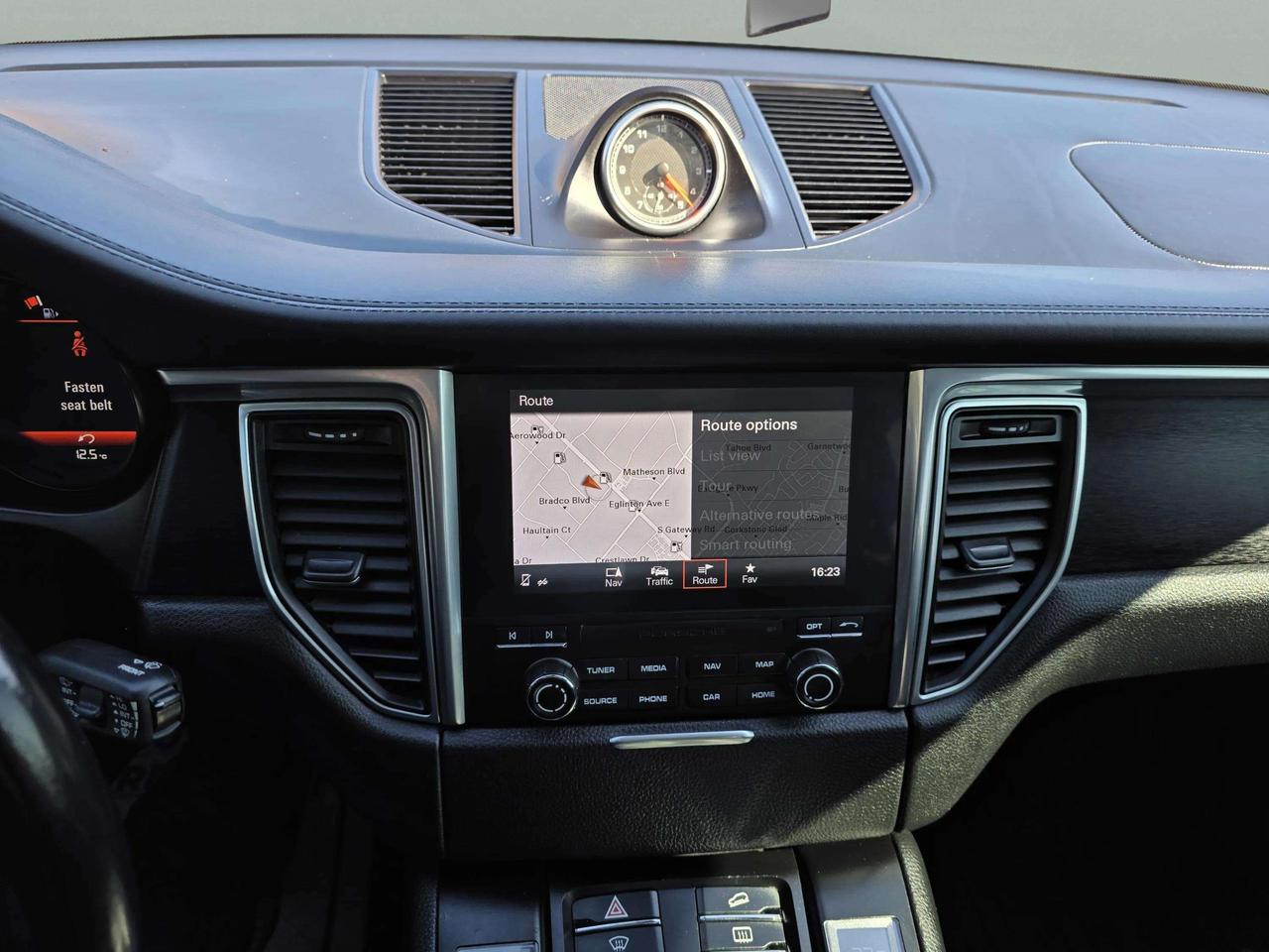 2018 Porsche Macan GTS AWD Photo