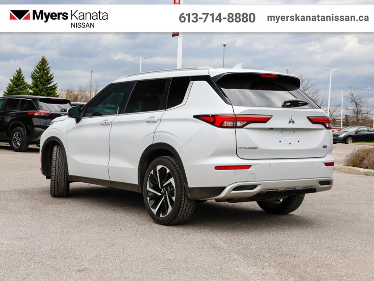 2023 Mitsubishi Outlander SE S-AWC  - Sunroof - $201 B/W Photo