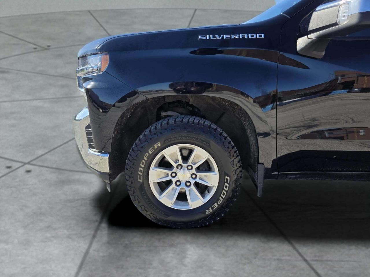 2021 Chevrolet Silverado 1500 4WD Crew Cab 147" LT Photo