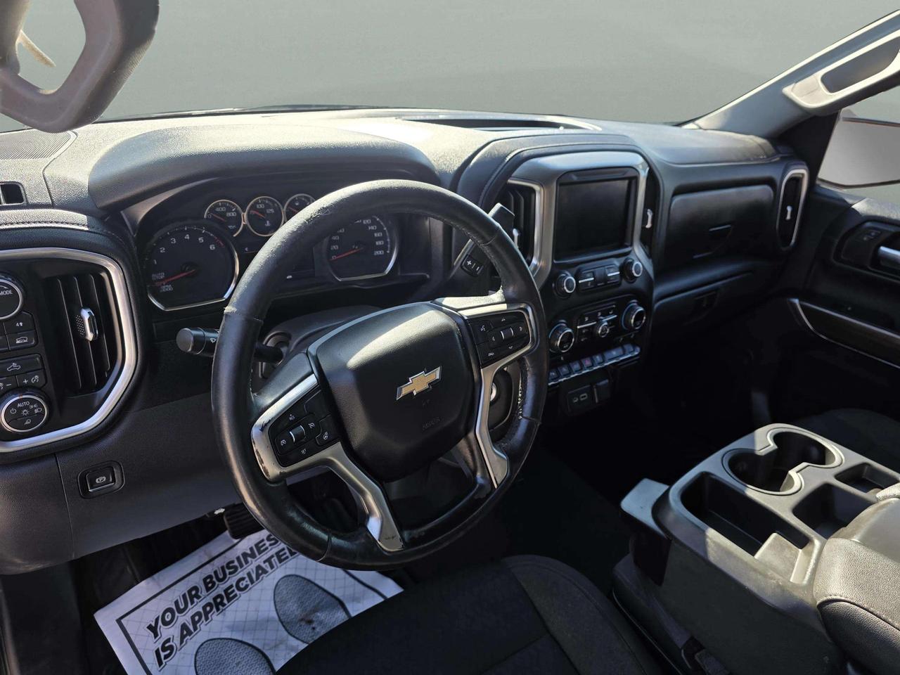 2021 Chevrolet Silverado 1500 4WD Crew Cab 147" LT Photo