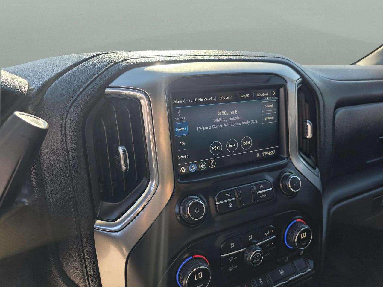 2021 Chevrolet Silverado 1500 4WD Crew Cab 147" LT Photo