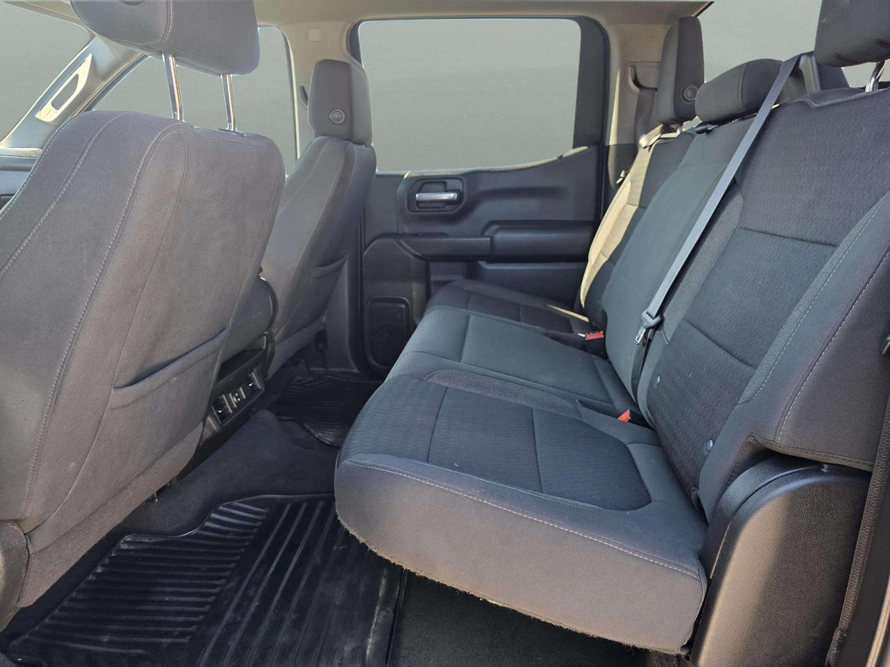2021 Chevrolet Silverado 1500 4WD Crew Cab 147" LT Photo