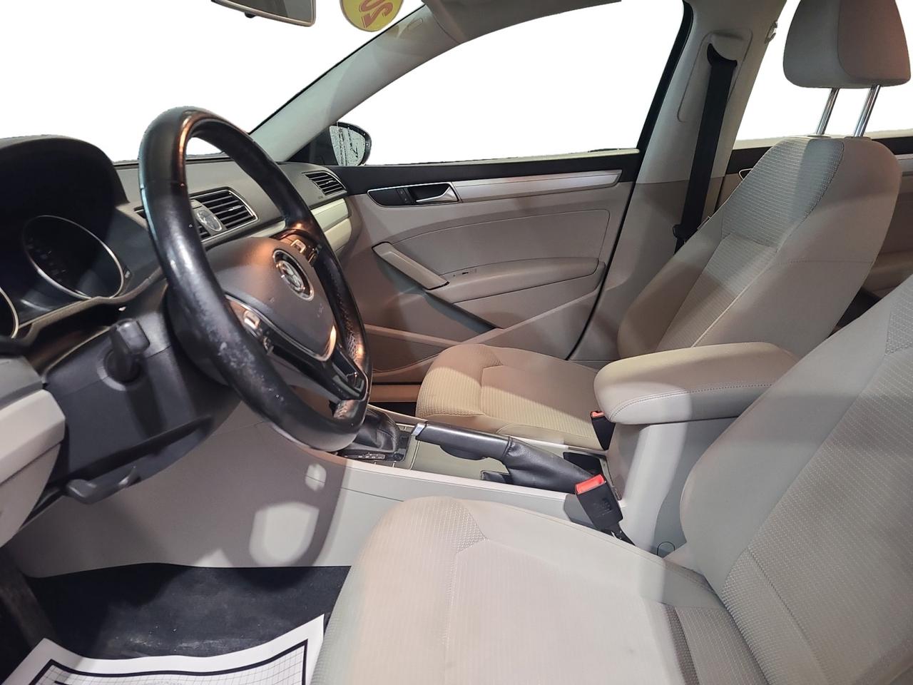 2017 Volkswagen Passat Trendline+ - Photo #10