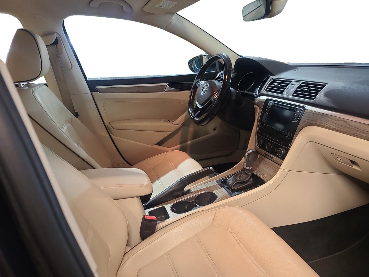 2017 Volkswagen Passat COMFORTLINE - Photo #16