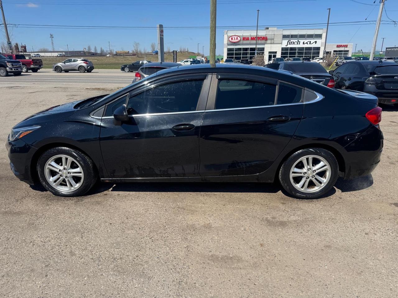 2016 Chevrolet Cruze LT, NO ACCIDENTS, DEALER SERVICED, 2 SETS WHEELS Photo