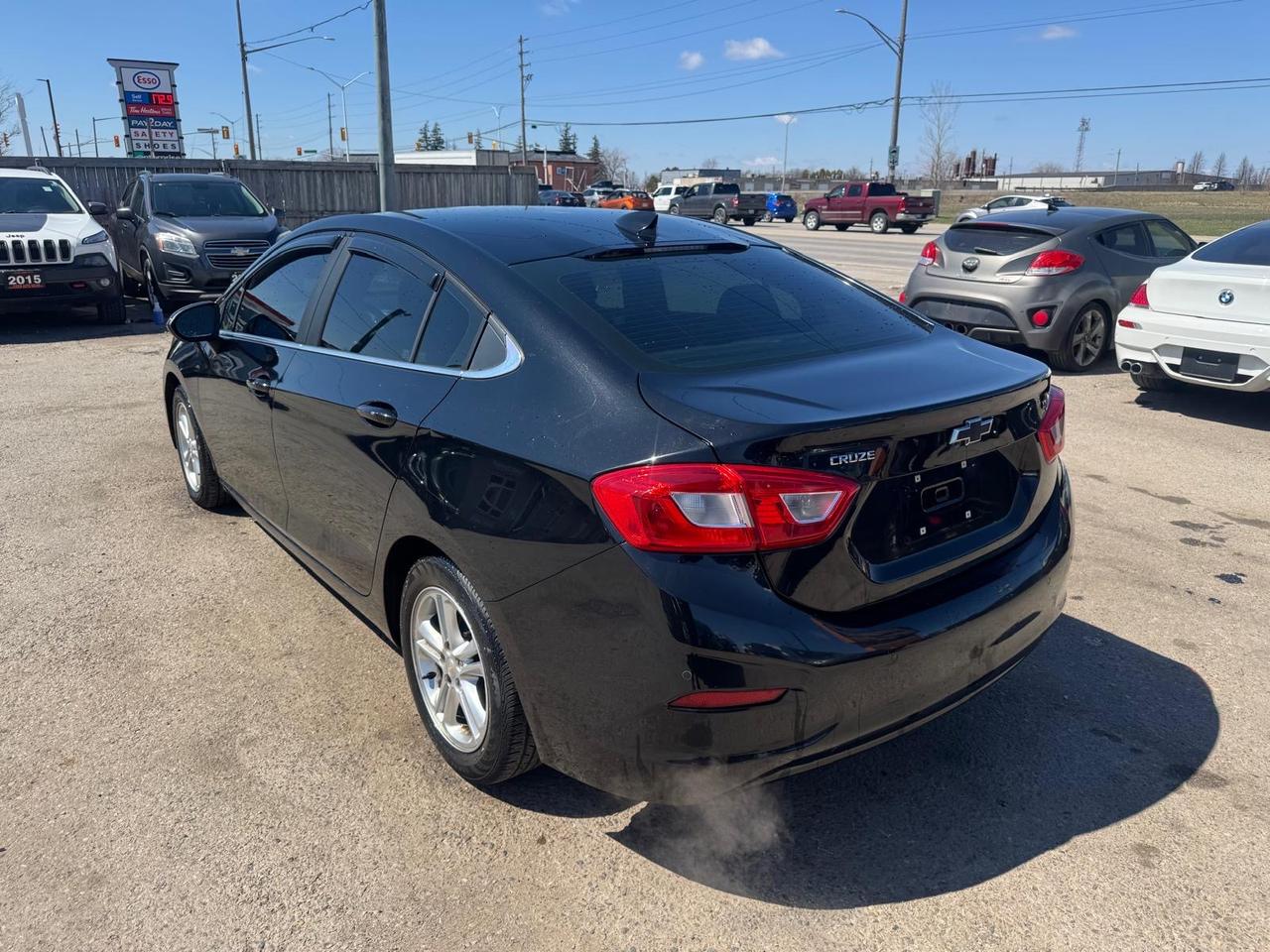 2016 Chevrolet Cruze LT, NO ACCIDENTS, DEALER SERVICED, 2 SETS WHEELS Photo2
