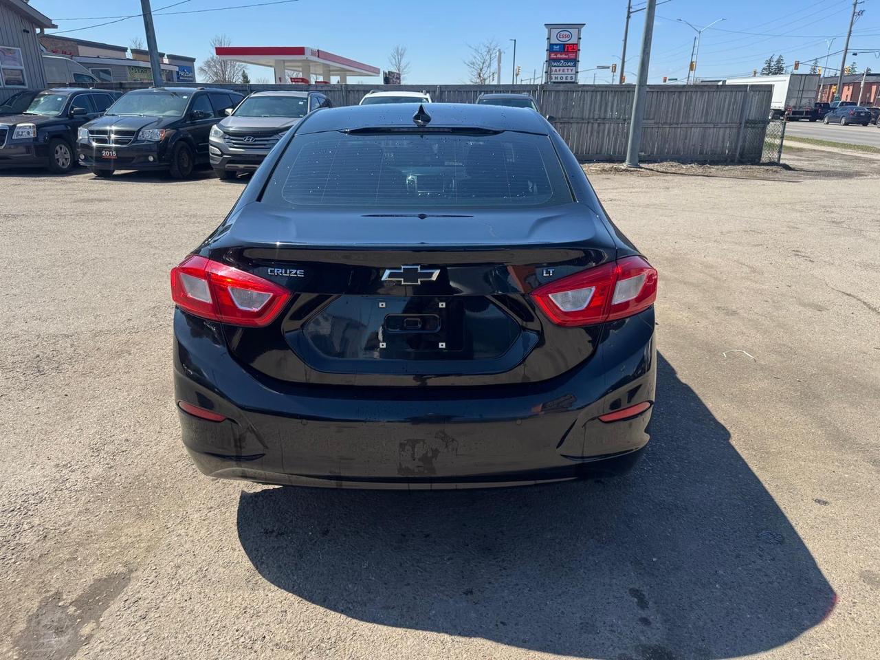 2016 Chevrolet Cruze LT, NO ACCIDENTS, DEALER SERVICED, 2 SETS WHEELS Photo