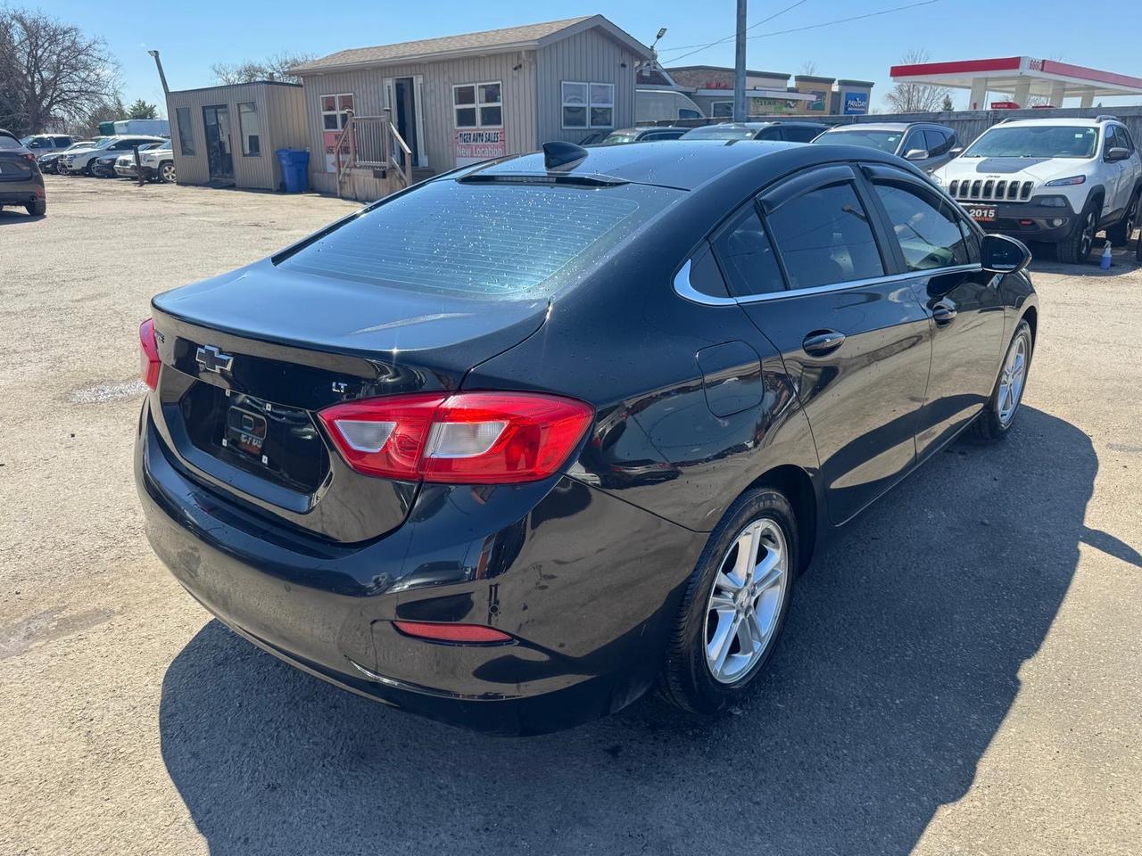 2016 Chevrolet Cruze LT, NO ACCIDENTS, DEALER SERVICED, 2 SETS WHEELS Photo4