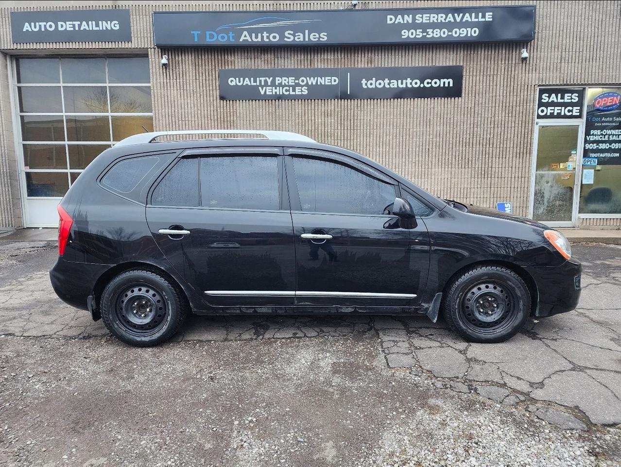 Used 2011 Kia Rondo  for sale in Thorold, ON