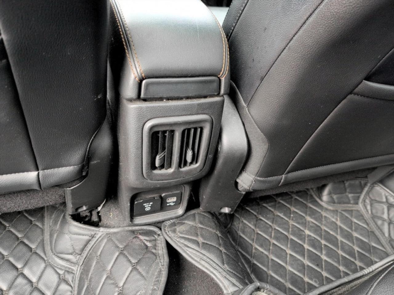 2017 Jeep Compass Limited  **CLAN CARFAX - PANO ROOF** Photo