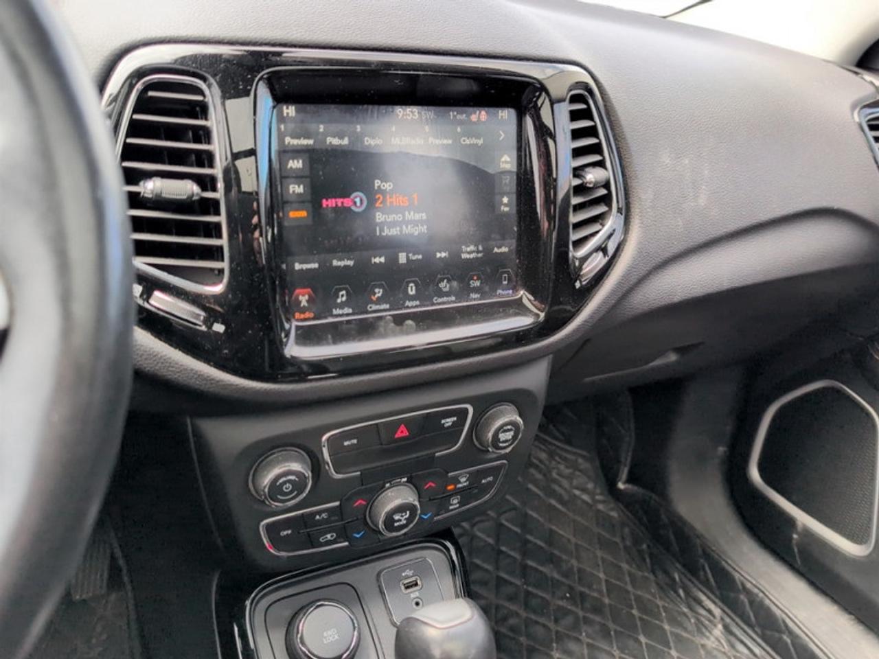 2017 Jeep Compass Limited  **CLAN CARFAX - PANO ROOF** Photo
