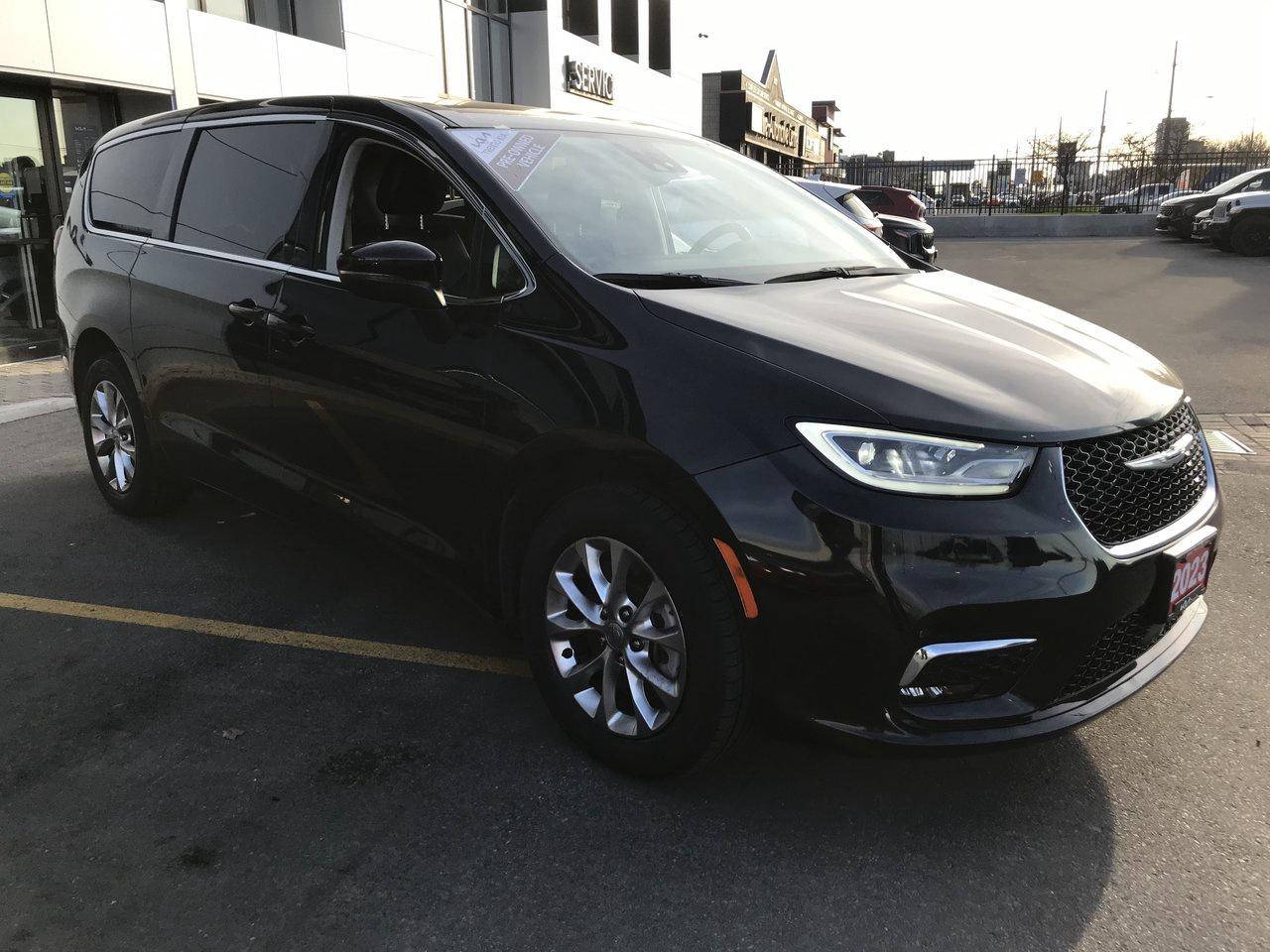 2023 Chrysler Pacifica Touring L AWD Pkg.   Clean Carfax   No Accidents Photo