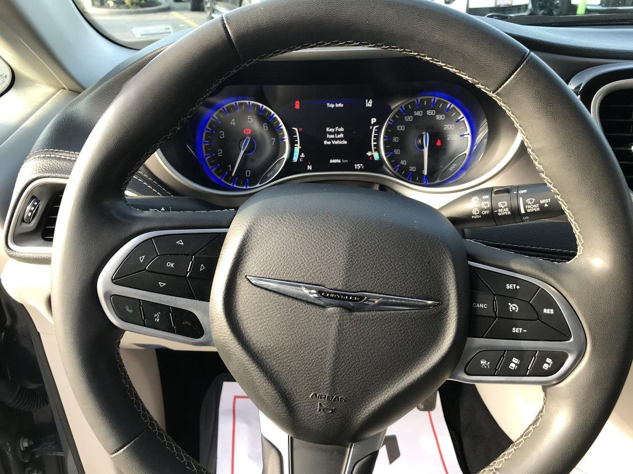 2023 Chrysler Pacifica Touring L AWD Pkg.   Clean Carfax   No Accidents Photo