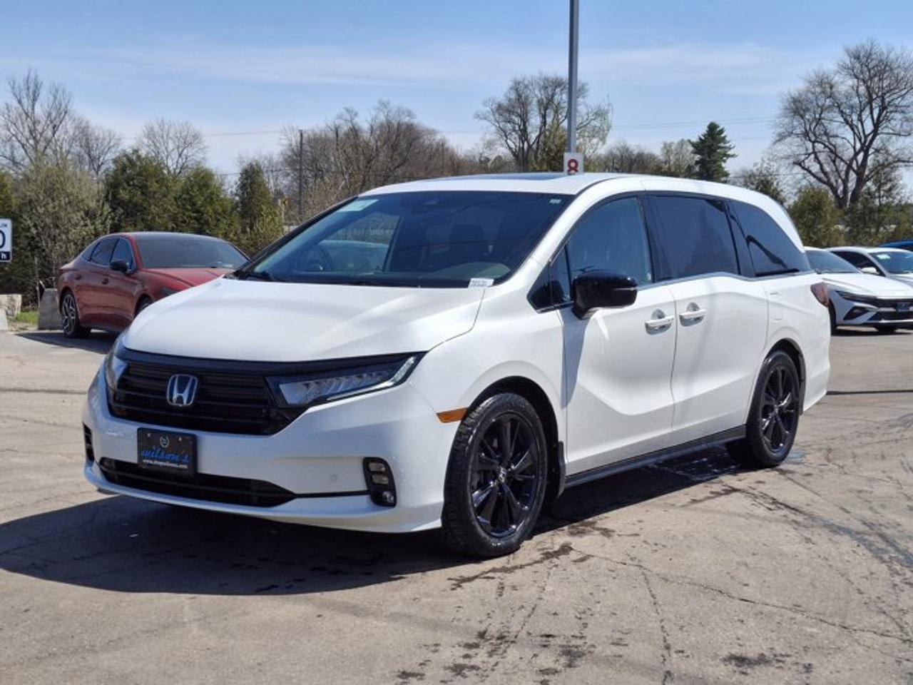 2023 Honda Odyssey Black Edition | Leather | Nav | Sunroof | DVD | Heated Seats + Ventilated Seats | and More ! Photo