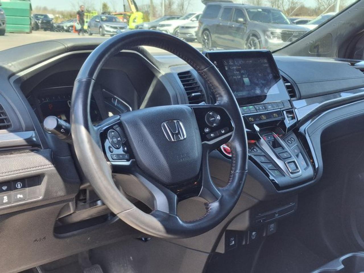 2023 Honda Odyssey Black Edition | Leather | Nav | Sunroof | DVD | Heated Seats + Ventilated Seats | and More ! Photo