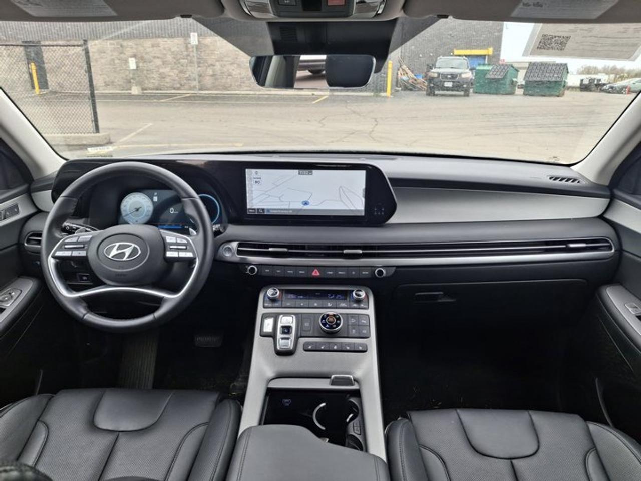 2025 Hyundai PALISADE Urban AWD | Leather | Sunroof | Cooled + Heated Seats | Heated Wheel | 360 Camera | Nav | and More ! Photo
