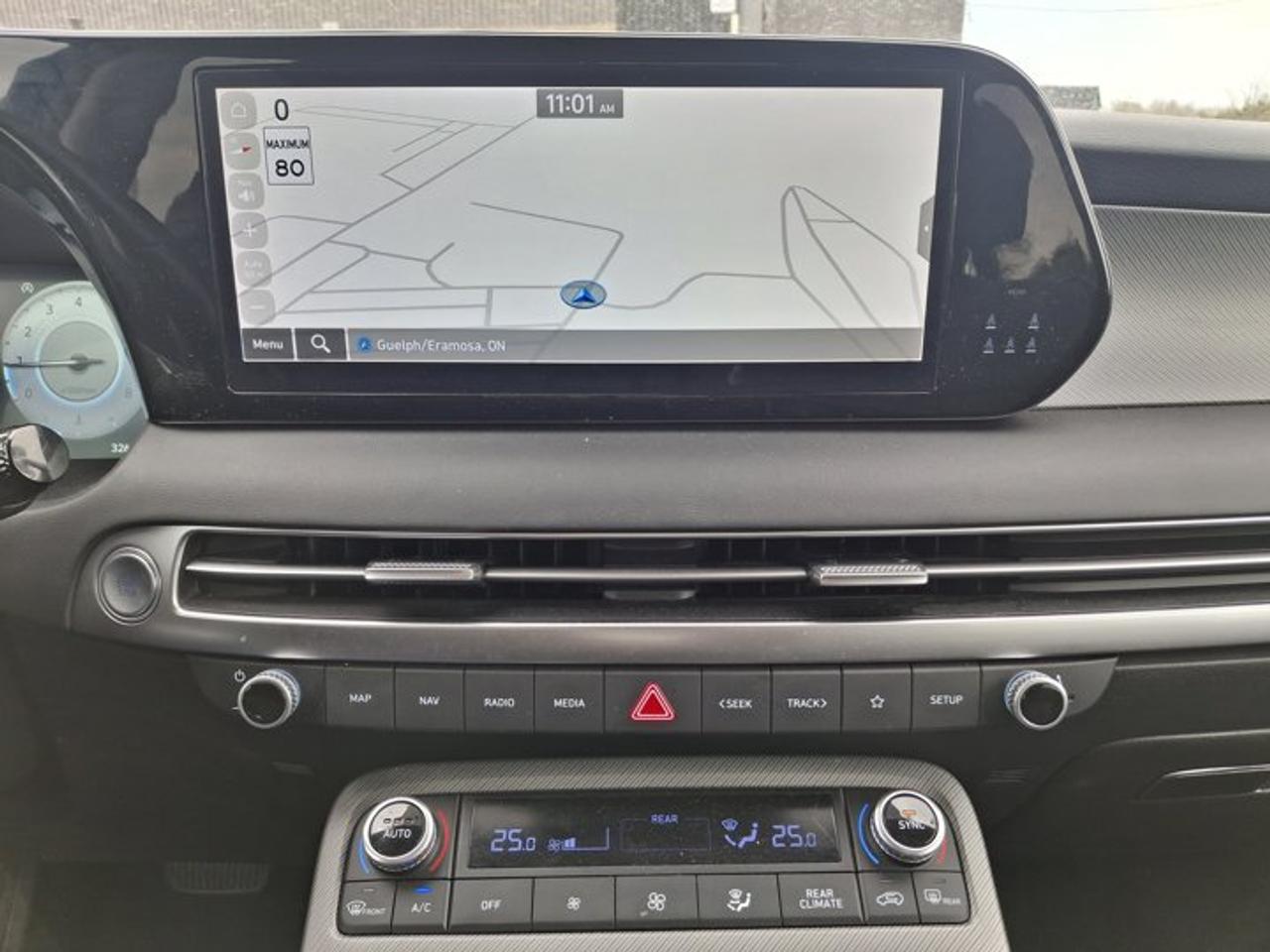 2025 Hyundai PALISADE Urban AWD | Leather | Sunroof | Cooled + Heated Seats | Heated Wheel | 360 Camera | Nav | and More ! Photo