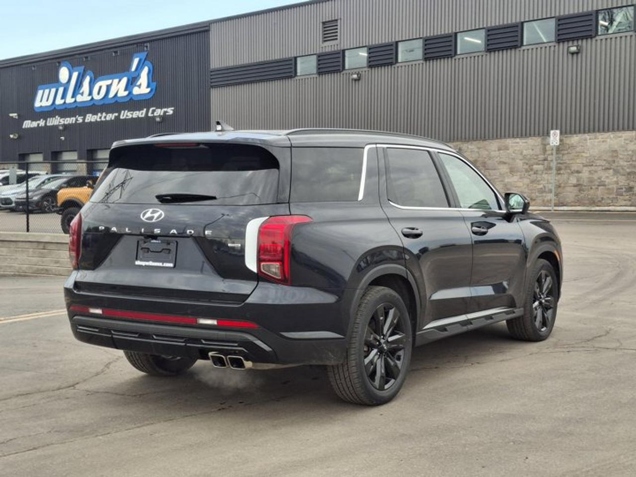 2025 Hyundai PALISADE Urban AWD | Leather | Sunroof | Cooled + Heated Seats | Heated Wheel | 360 Camera | Nav | and More ! Photo