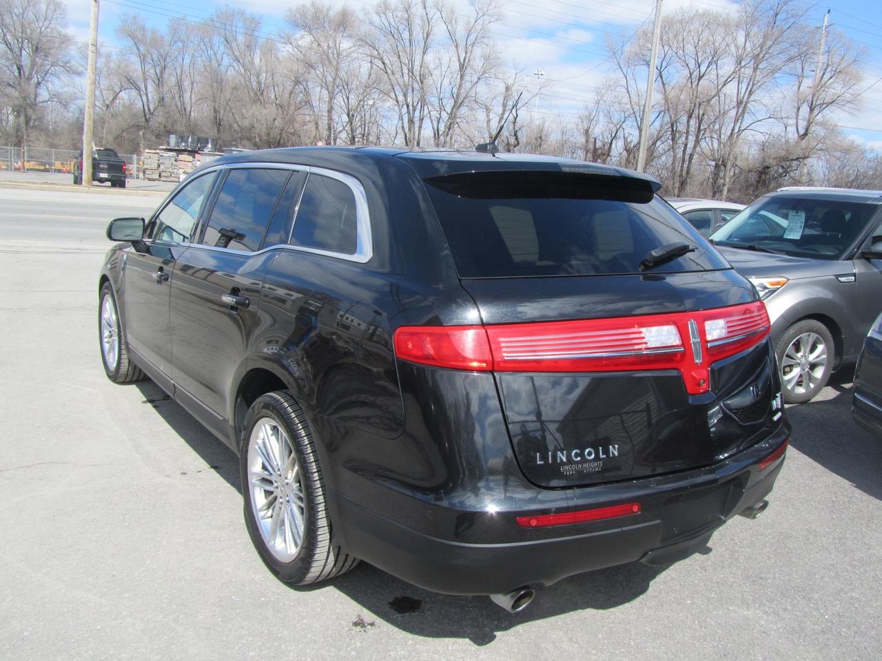 2013 Lincoln MKT 4dr Wgn 3.5L AWD EcoBoost Photo