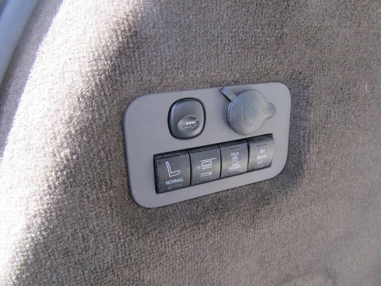 2013 Lincoln MKT 4dr Wgn 3.5L AWD EcoBoost Photo