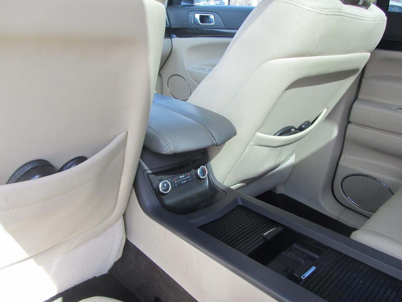 2013 Lincoln MKT 4dr Wgn 3.5L AWD EcoBoost Photo