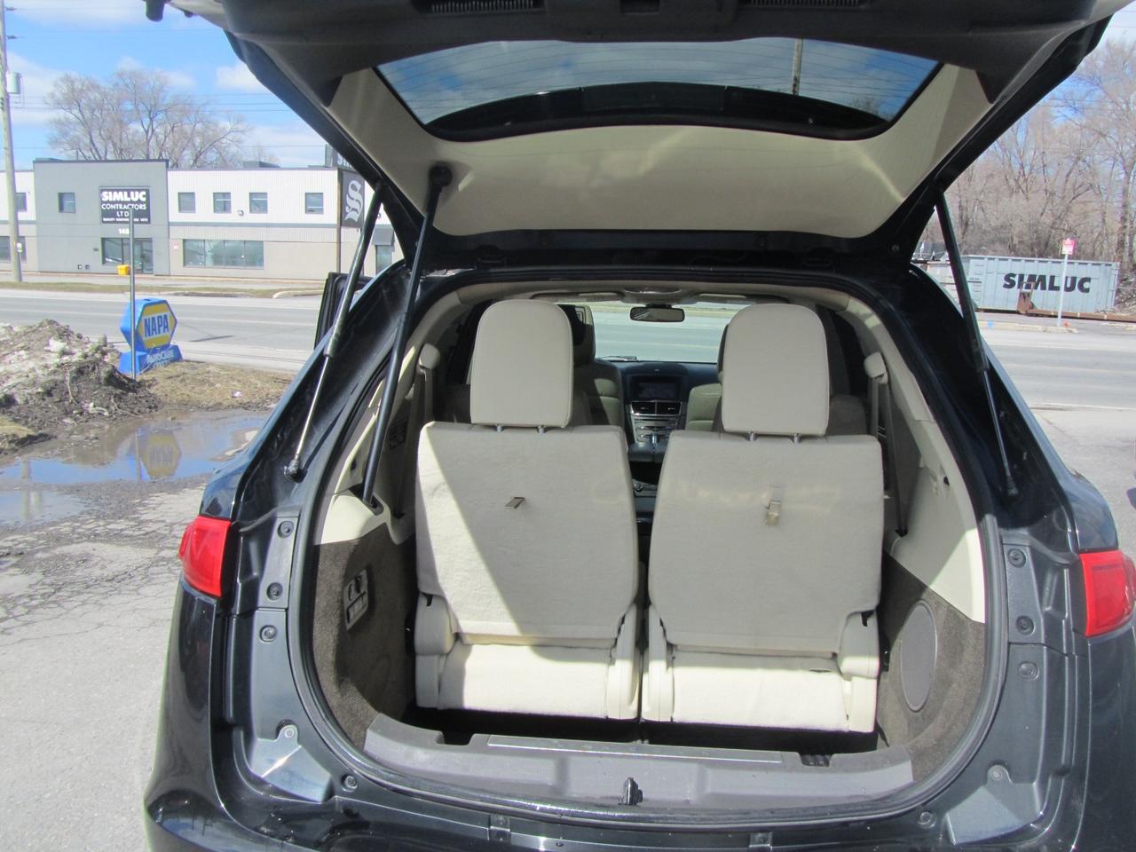 2013 Lincoln MKT 4dr Wgn 3.5L AWD EcoBoost Photo