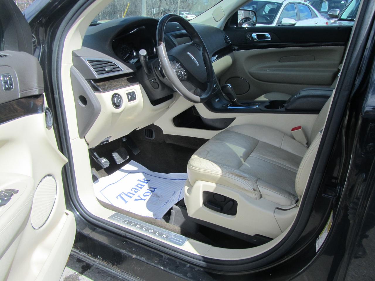 2013 Lincoln MKT 4dr Wgn 3.5L AWD EcoBoost Photo