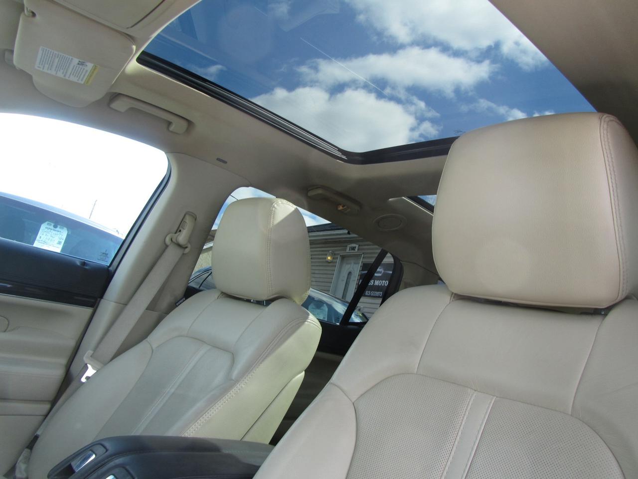 2013 Lincoln MKT 4dr Wgn 3.5L AWD EcoBoost Photo