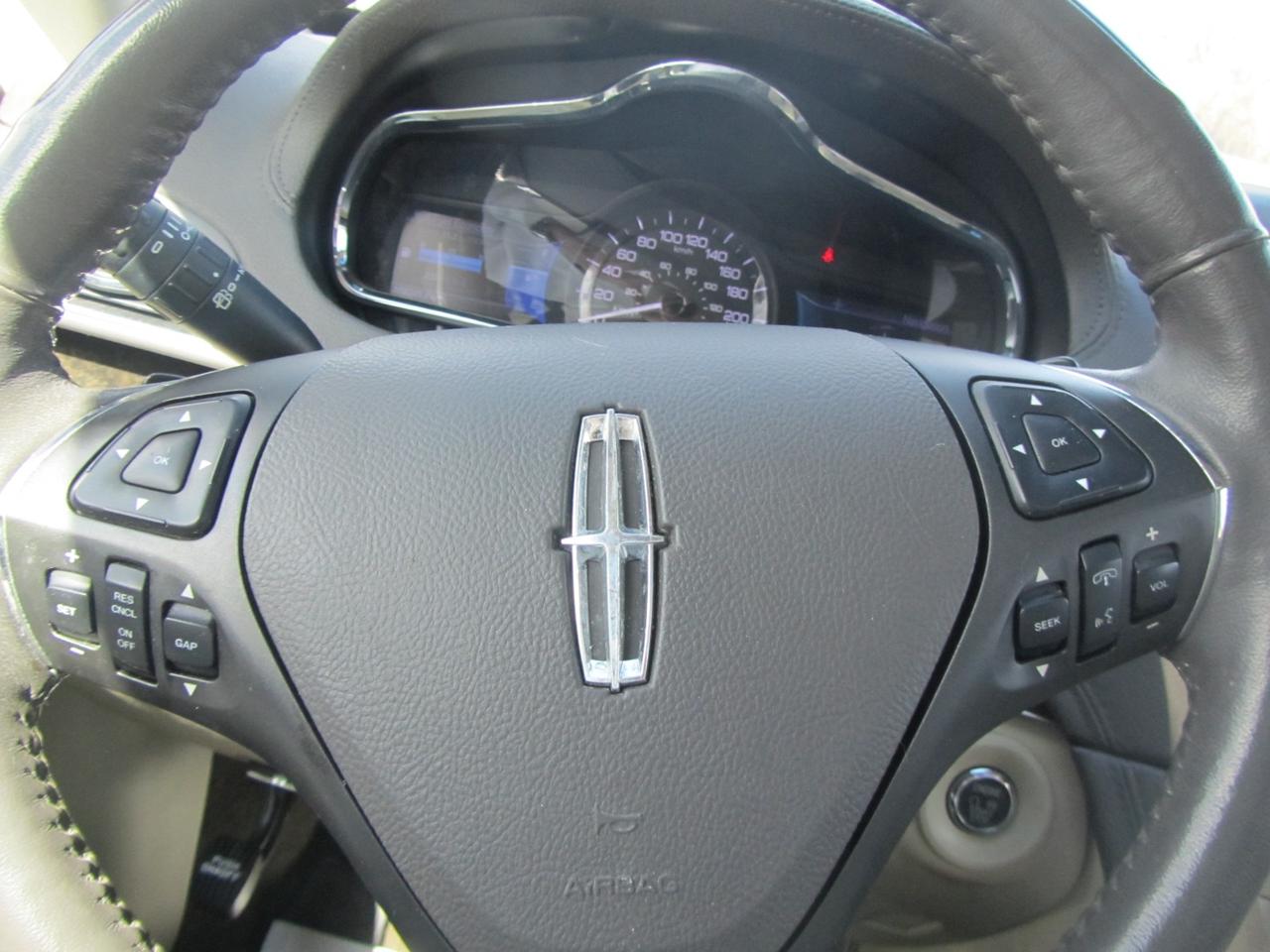 2013 Lincoln MKT 4dr Wgn 3.5L AWD EcoBoost Photo