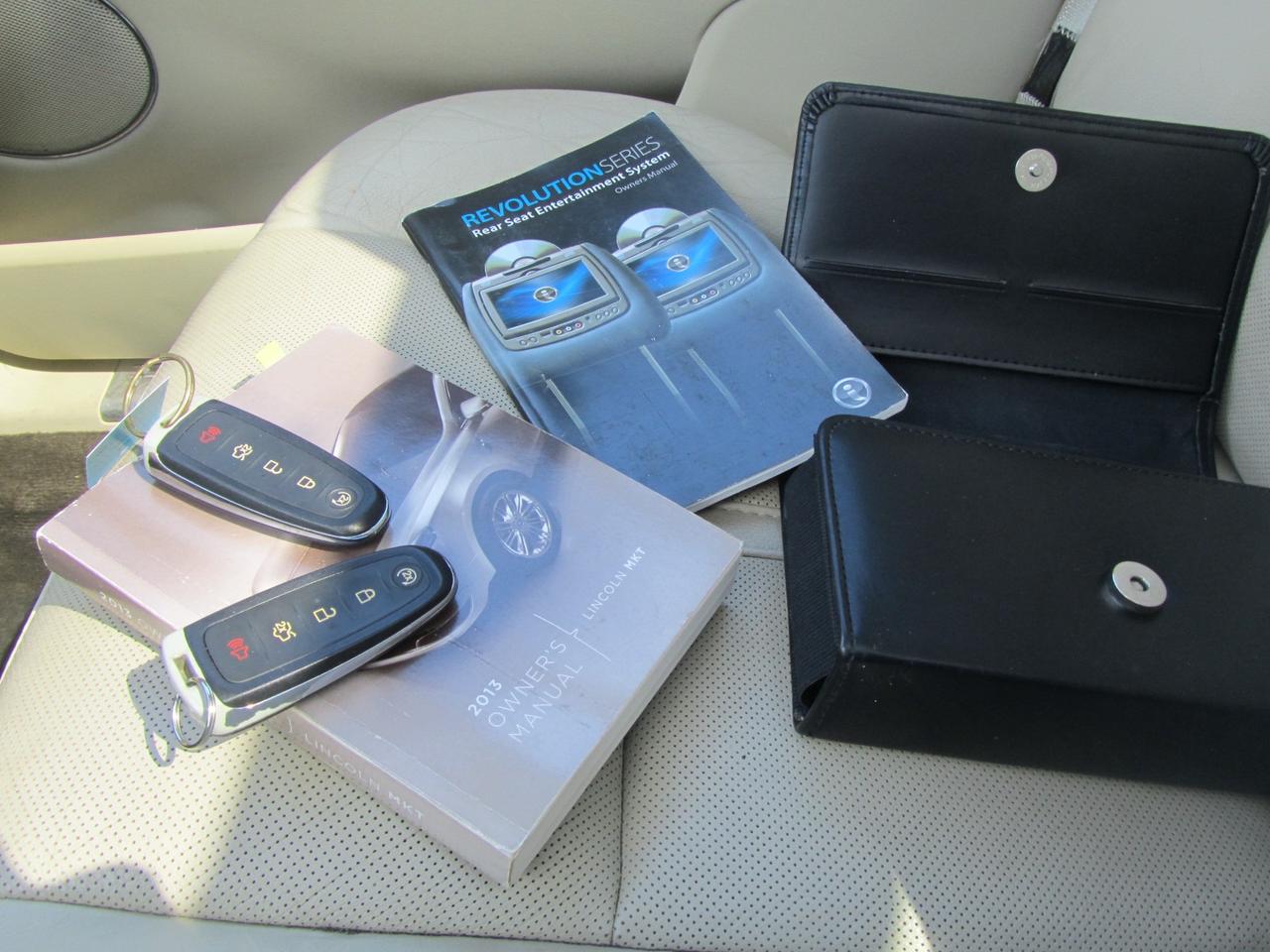 2013 Lincoln MKT 4dr Wgn 3.5L AWD EcoBoost Photo