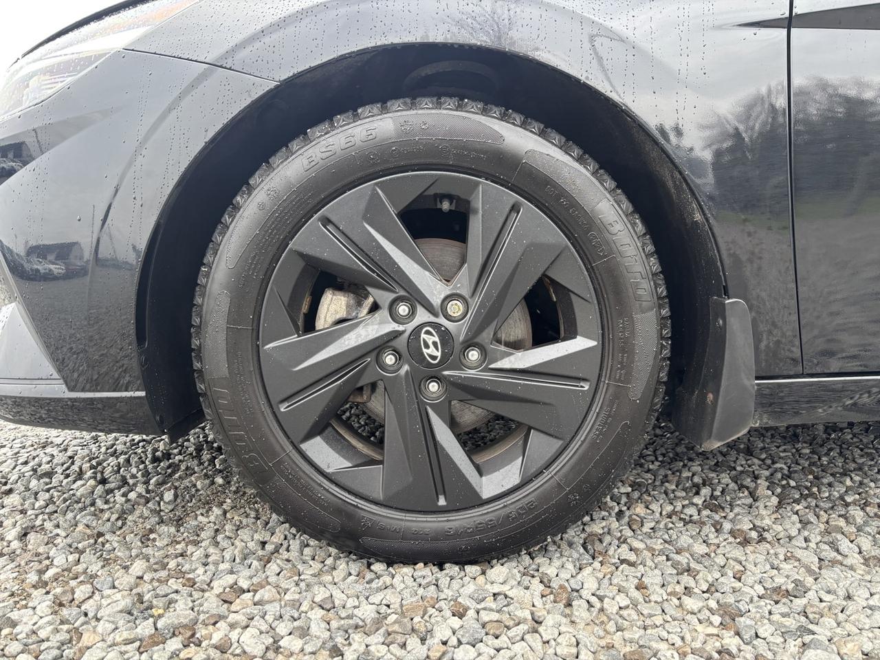 2022 Hyundai Elantra Preferred Photo