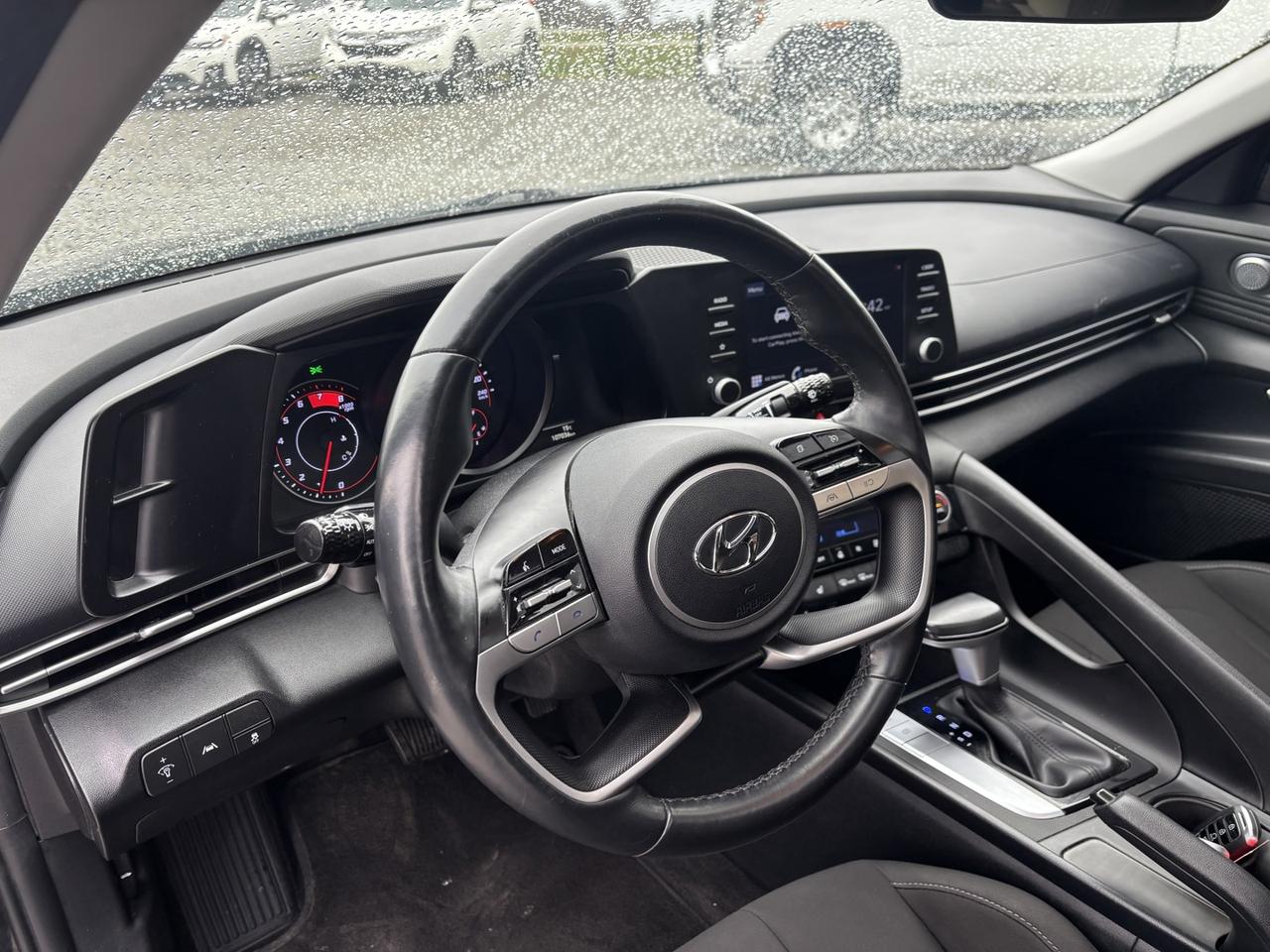 2022 Hyundai Elantra Preferred Photo