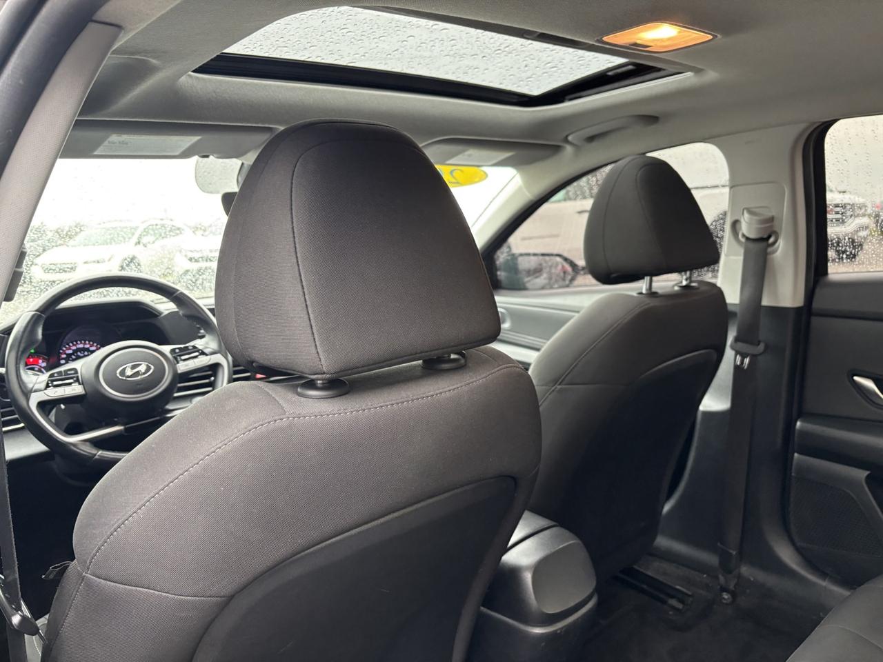 2022 Hyundai Elantra Preferred Photo