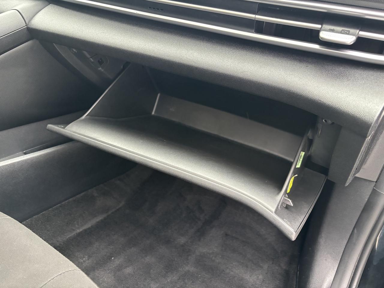 2022 Hyundai Elantra Preferred Photo